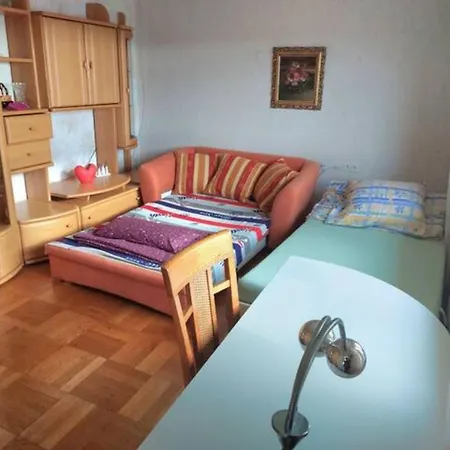 Make Yourself At 2 Apartment *